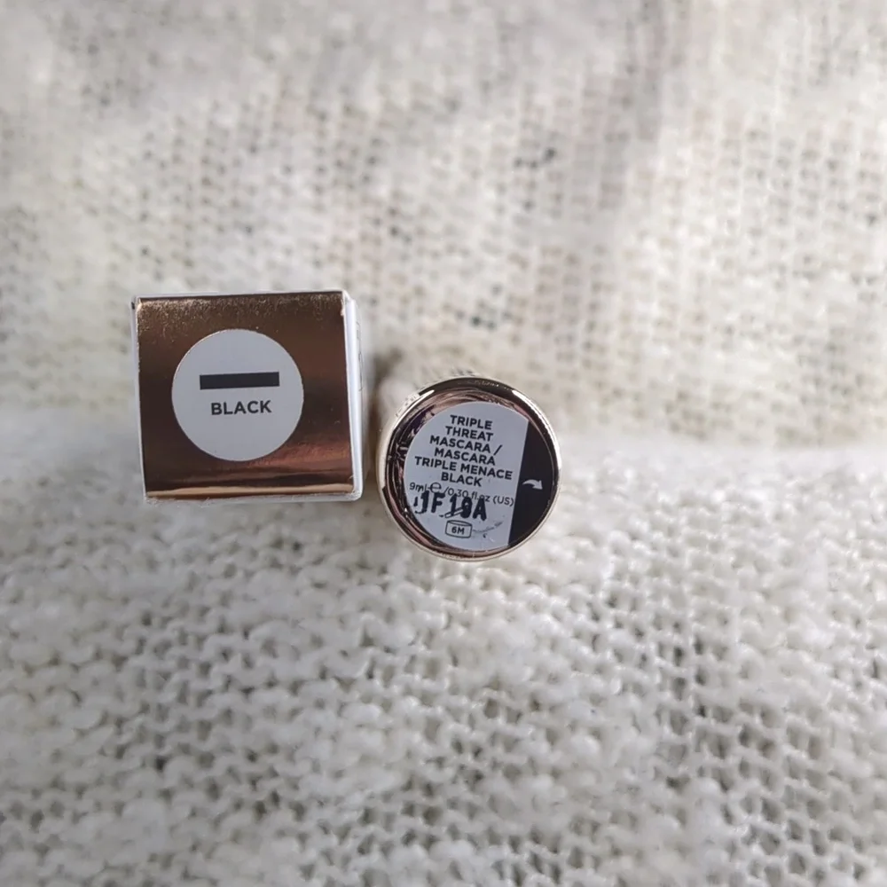 ICONIC London Triple Threat Mascara in Black, 9ml/0.30fl oz - Picture 3 of 10